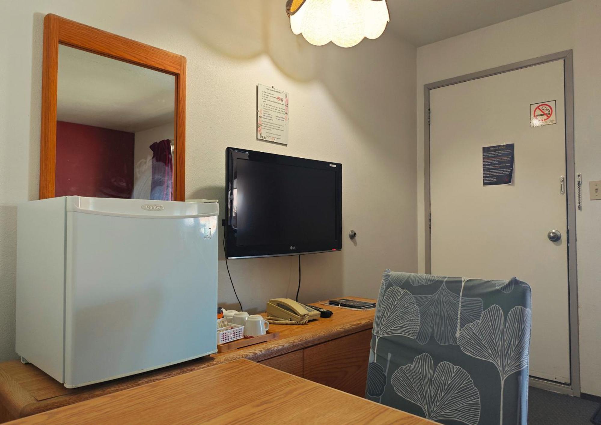 Cozy Corner Motel & Restaurant Гейнс-Джанкшен Екстер'єр фото