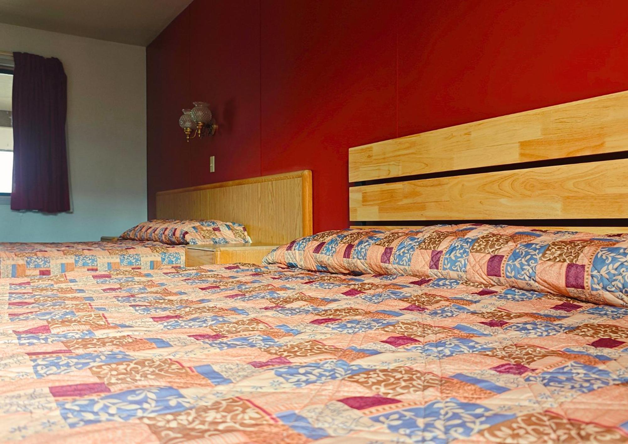 Cozy Corner Motel & Restaurant Гейнс-Джанкшен Екстер'єр фото